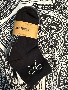 Steve Madden Woman’s Black Quarter Socks - Pack